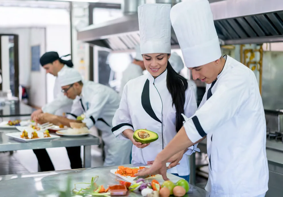 Leia mais sobre o artigo Otimizando a Qualidade do Ar em Cozinhas Profissionais: Tecnologia Eletrostática e Conformidade Normativa